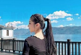 微密圈 – 瑜伽裤这种事情，120斤的小王同学已经做到了极致！美图就在那里，下载吧，没什么好犹豫的。