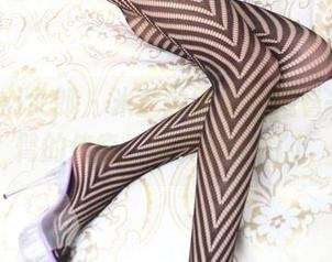 3Agirl女郎 – 米萱的图集里藏着一个圆臀的传奇，翻开就GG了！