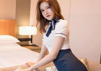 Feilin嗲囡囡 – 虽然只是个原图，伍月yuer的“裸足”视觉调调，却意外勾起了一堆想法，好好欣赏一下。