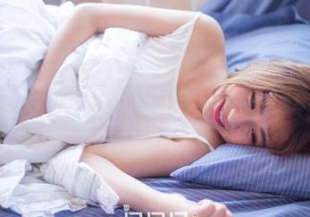 GIRLT果团网 – 周于希的水下派对，泳衣写真图包尽情潇洒！
