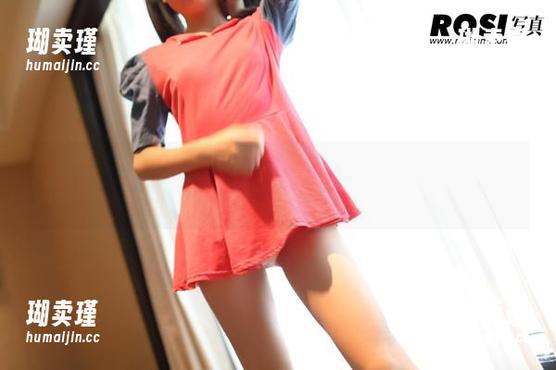 ROSI - 每次看杨晨晨的最新套装照片，脑海中都会浮现几个“哇哦”，是不是我的情绪有点简单？