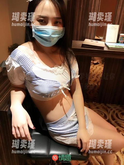 ROSI这本高清写真集，嫩学妹制服让你体会到‘清纯’究竟有多撩！