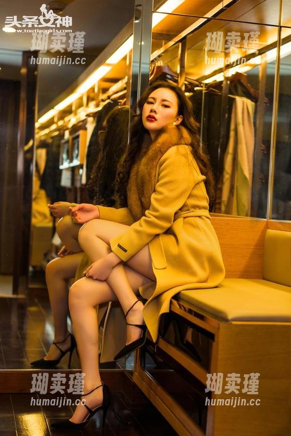 TouTiao头条女神-杨漫妮baby TouTiao头条女神 - 一边看猫咪,一边被杨漫妮baby的少女气吸引,这图片太有趣了