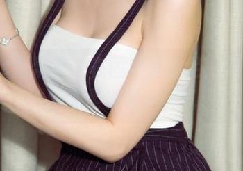 UGirls尤果网 – 在图册里驻足，发现佟蔓的温柔也有小脾气
