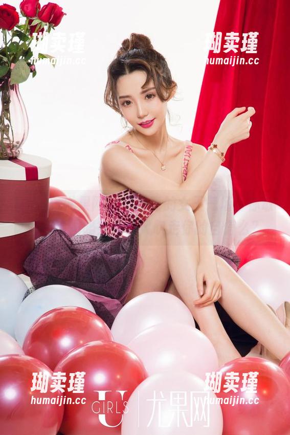 UGirls尤果网 - 芊小童的女王气场，你敢下载原图吗？不怕风吹走你的自信么？