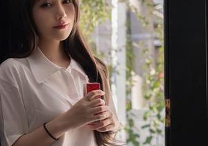 Xiuren秀人网 – 美腿的选择：放下奶茶味的包子，还是值得回味的“精选”图集？
