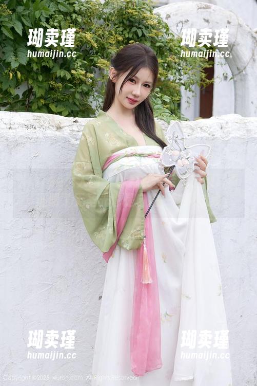 Xiuren秀人网 - 小魔女奈奈的校服写真，证明了无圣光也是自拍一道风景线。