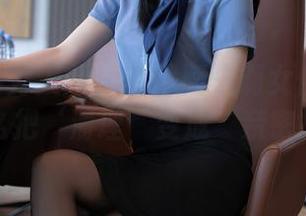 Xiuren秀人网 – 就是阿朱啊女仆写真：看我怎么把‘清理’变成‘亲密接触’！