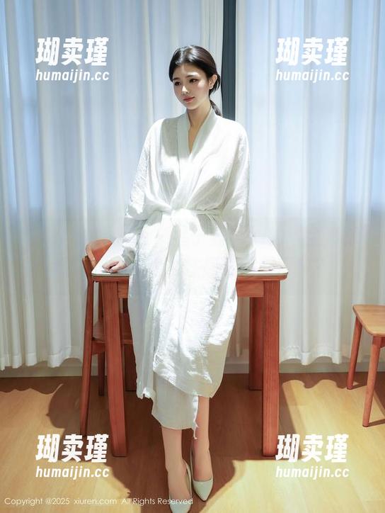 Xiuren秀人网 - 星子柒kiki的“全套泳装”作品，谁说性感就得露得多？