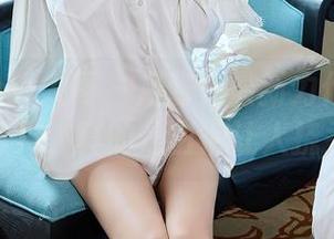 Xiuren秀人网 – 月酱儿最新力作—白色写真集，真的是白得让人挠头！