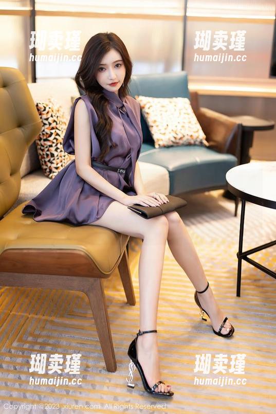 Xiuren秀人网-杨晨晨 Xiuren秀人网 - 最新图片来了,杨晨晨的女仆造型,这身衣服真的是太萌了。有点不知该怎么形容这种感觉...
