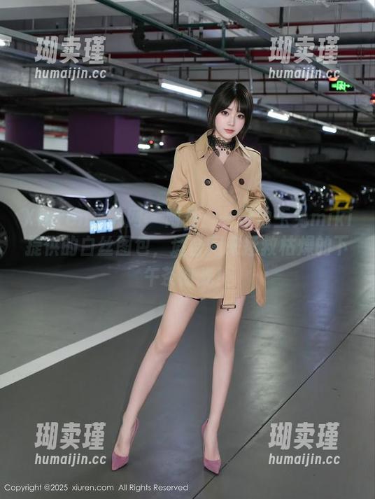 Xiuren秀人网 - 附件：一份由玉兔miki提供的白丝图包，适合用来拯救枯燥的下午茶时光！