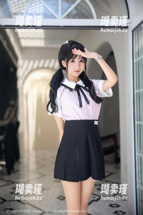 Xiuren秀人网 - 王馨瑶yanni的丝袜美臀原图：下载一份，备份你的‘美’健康