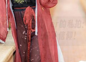 YouMi尤蜜荟 – 玥儿玥er的私拍：穿上制服，腿长就成了信仰！