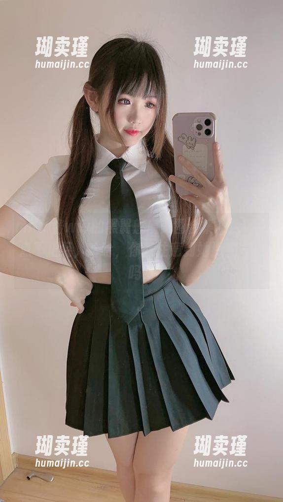 miko酱ww的黑翼魅魔美图合集，依稀有点不正经，哈哈，你有注意到她那件衣服吗？