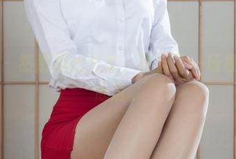 丽柜 – 然然黑丝全套，像极了一场视觉的低语。