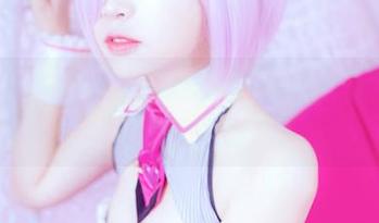 泳池里的二佐Nisa：这组原图分享可比你想象的更有趣哦！