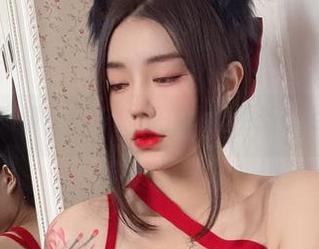 还不错的眼镜，今汐似乎在大胆更新cos的风格呢