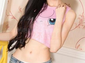 克拉女神 – 说真的，舒彤的私拍内衣，原图让我忍不住想细看。