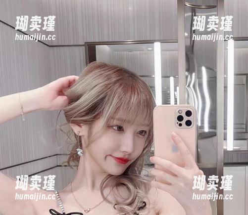 啾小妍的美图来了，谁知道一个甜心也能这么别致