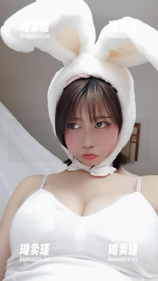 奈汐酱Nice 妈呀,奈汐酱Nice竟然把豹纹cos变成了一道美食,看这图包,让我想起了樱桃小丸子的蛋糕!