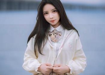 女王妍子坚不可摧，分享她的魔法美照，让你每天都像在心理咨询中升华！