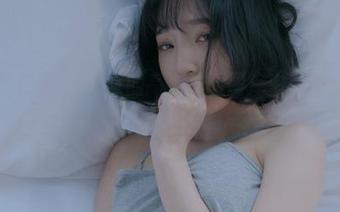 沉浸在姜仁卿(강인경)的高清校园图库中，不知不觉又想回到那个懵懂的年代。
