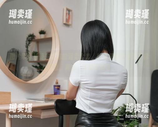 图片带你感受宋哈娜的温柔全套，好像把脖子埋进了棉花糖里，真的，轻飘飘的呢。