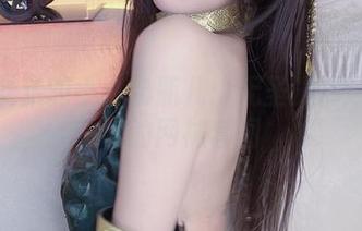 说走就走的小小奶瓶儿：无圣光却意外回眸的网袜套图