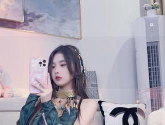 图包进击！小小奶瓶儿演绎双马尾制服师生翻车现场！