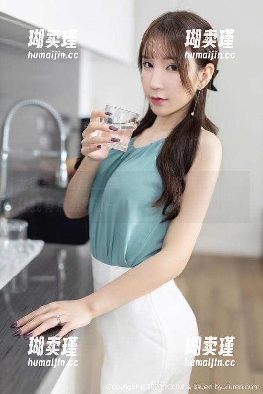 尤蜜荟 - Cris_卓娅祺的全套眼镜，真是让我有点想要试一下，怎么那么吸引呢？