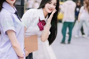尤蜜荟 – 是小逗逗的定制女孩，你准备好接受这份视觉冲击了吗？