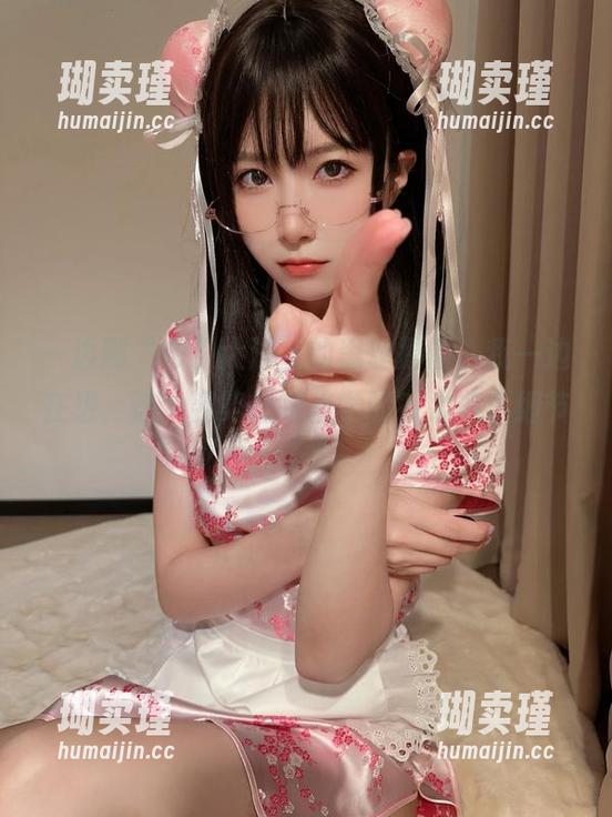 布丁大法 一边刷“布丁大法”的黑丝原图,我一边在想,这个姿势是哪里学的?太多小细节了。