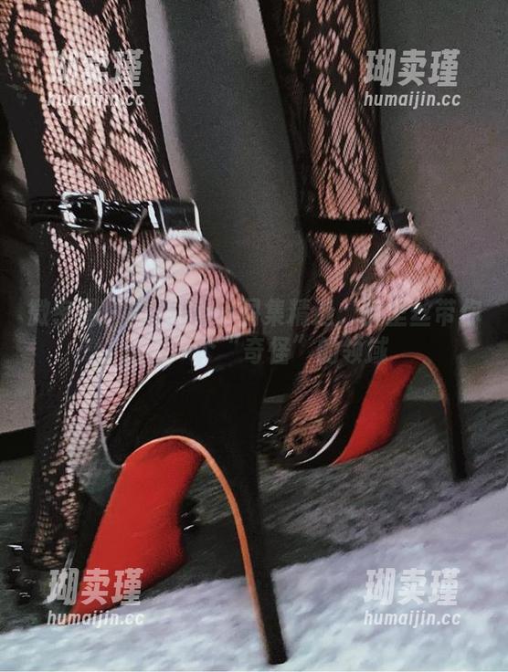 微密圈 - 希希Gina图集精选：裤里丝带你走入一个“奇怪”的领域