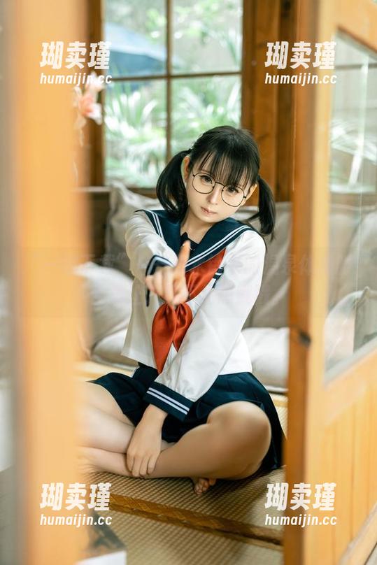 幼水铃衣 “一键下载”——幼水铃衣的温泉体操服合集让人忍不住想戳戳。