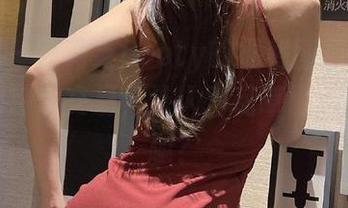 微密圈 – 徐莉芝Booty的福利图包：秘密花园的神奇交易，让人对花草比人更有兴趣？