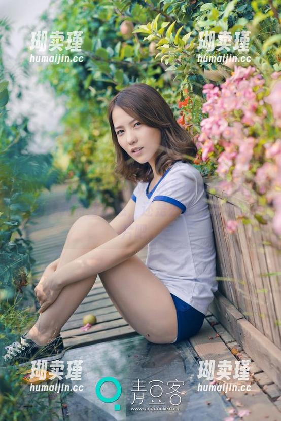 推女神 - 尤Una娜化身水手服少女，最新图包让我有些犯愁，还是去找找当年的照片吧。