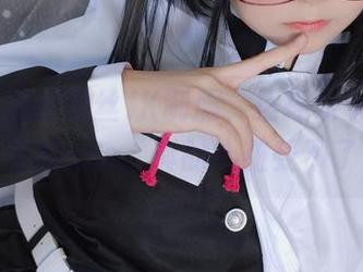 让人犯愁的黑丝JK制服，摇摇乐yoyo精选的cos，真的心脏受不了