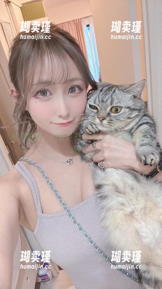 私房魅魔，月城委员会让人分不清现实与幻影。