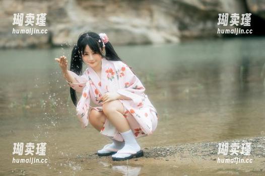 桜井宁宁 最新发布的桜井宁宁照片,女仆内衣变身风格挑战,意外的吸引力!