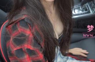 梦丝女神 – 凌凌的私照：遇见水手服与肉丝的莫名搭配
