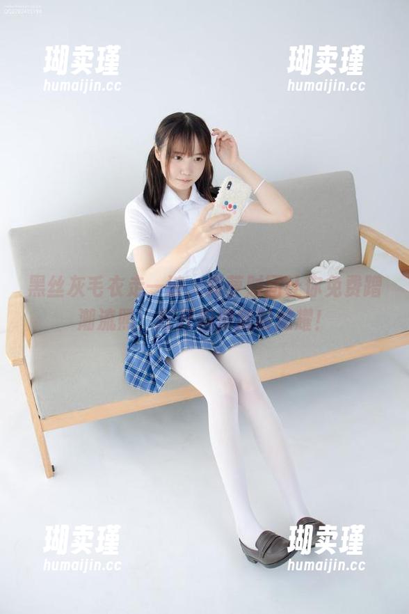 森萝财团 黑丝灰毛衣走一波,森萝财团让你免费蹭潮流照,打开相册随时炫耀!