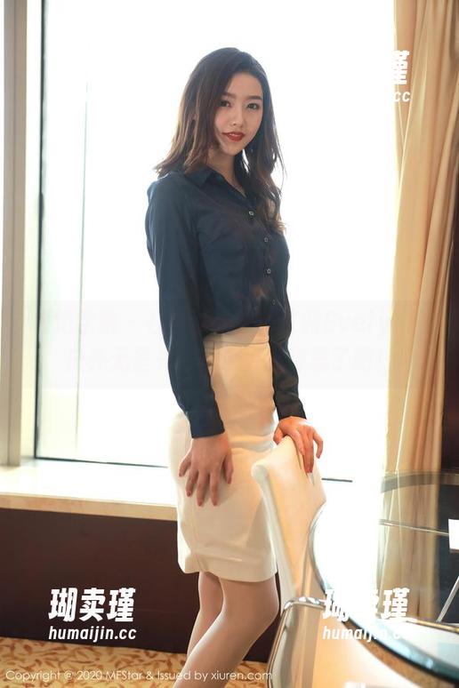 模范学院-艾莉Evelyn 模范学院 - 在山顶遐想,艾莉Evelyn的户外无圣光写真也太有意思了吧!