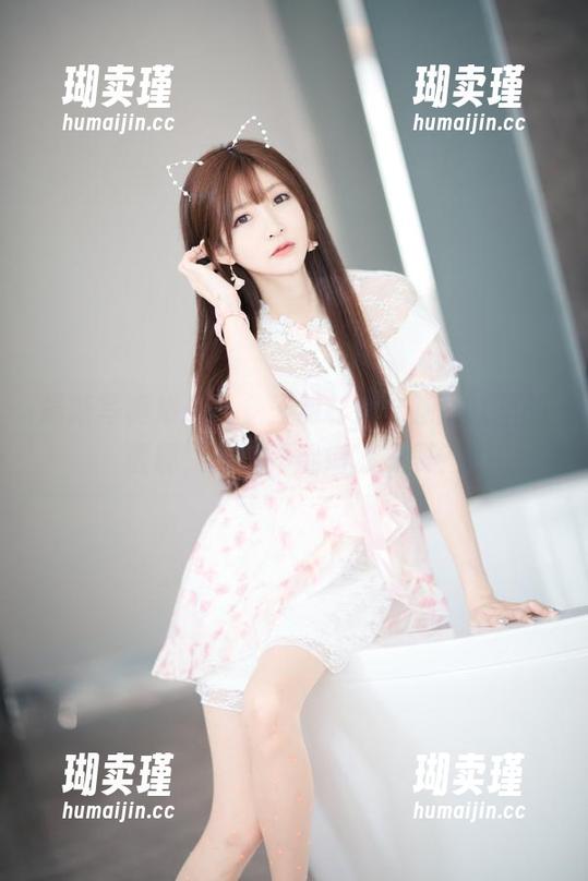 最新写真集来了，王羽杉在抹胸浴缸里的表现，谁说不能清凉一夏？