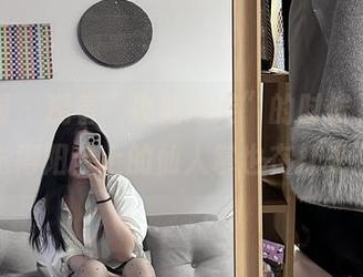 微密圈 – 观看“玫桃泡芙”的时候，突然觉得阳台上的仙人掌也在打光。