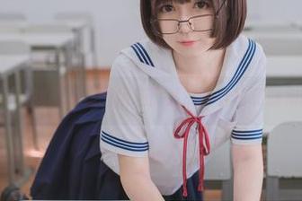 白金Saki的最新美图精选：竟然有春日和旗袍的撞击