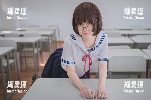 白金Saki的最新美图精选：竟然有春日和旗袍的撞击