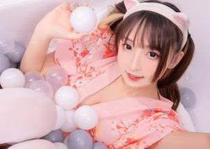 神楽坂真冬展示青翠如梦，脑袋里突然冒出个问题，这种颜色我能有吗？不行，没救了！