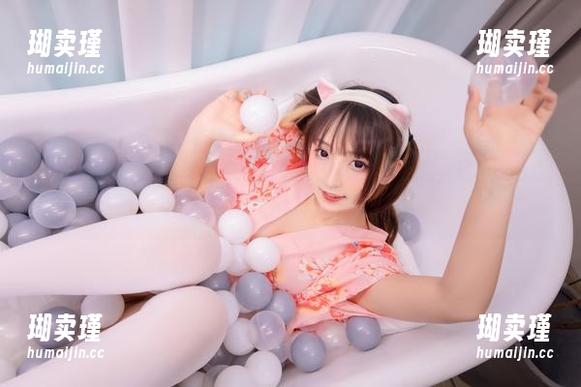 神楽坂真冬 神楽坂真冬展示青翠如梦,脑袋里突然冒出个问题,这种颜色我能有吗?不行,没救了!