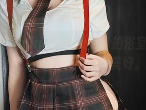 秀人网 – Suki_baby的私拍浴室图集，让我有点想象不足的美好。
